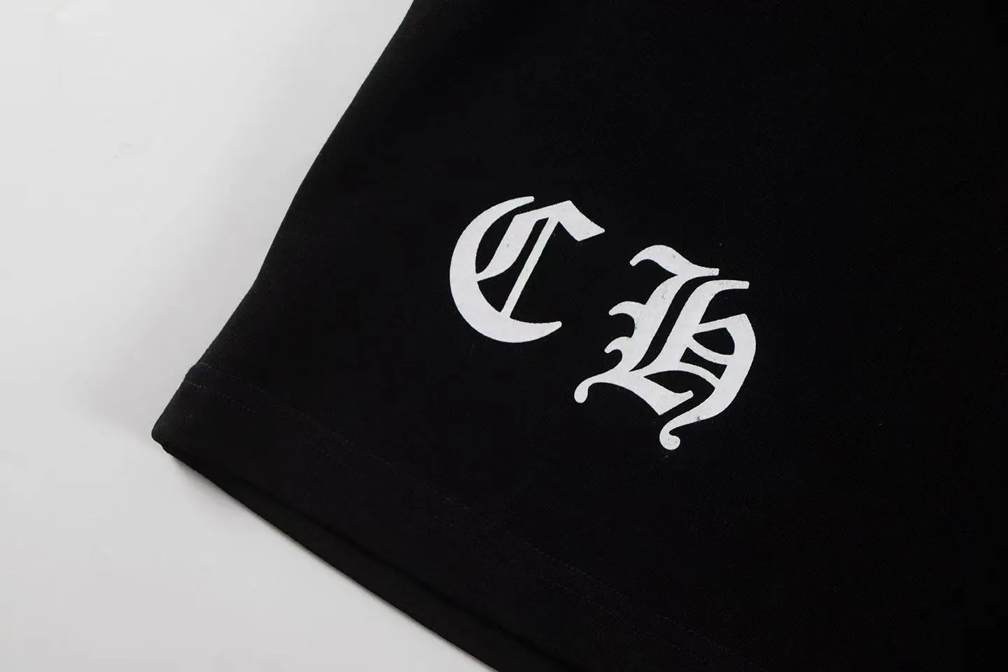 🅿️160 Style: 2025 new Croix Heart short-sleeved T-shirt Material: High version 300g double yarn combed cotton Size: S～XL Color: Black Style number: Z1013